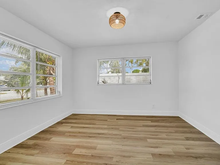 702 Sunset Dr — Photo 11