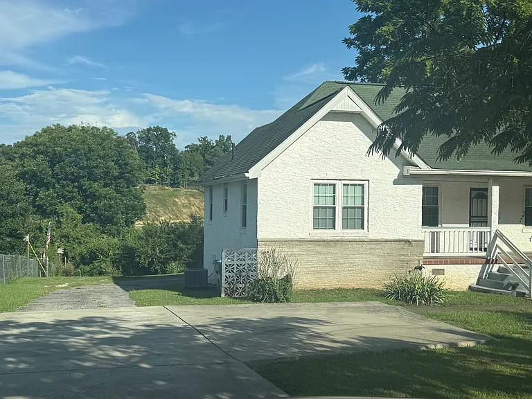 620 Ely Rd — Photo 21