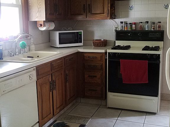 5th image of 854 Gary Ave