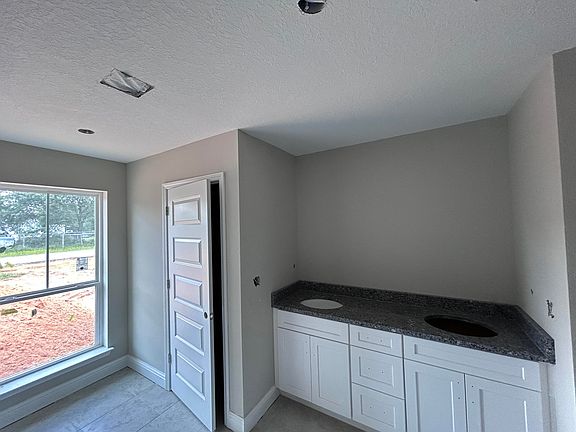 3rd image of 8143 Molina St