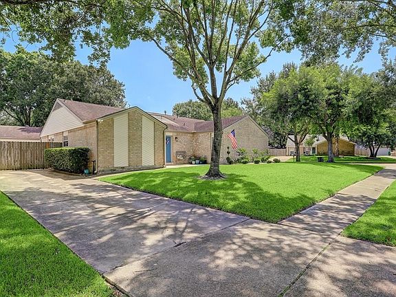 2nd image of 15023 Sun Harbor Dr