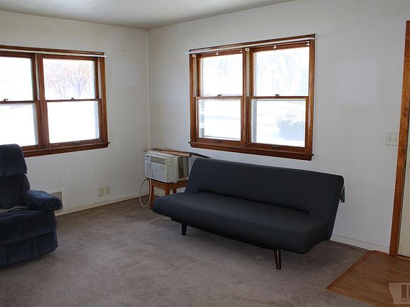 5th image of 510 Bartlett St