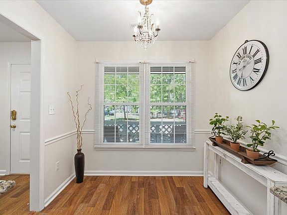 4th image of 118 Lake Hollow Cir