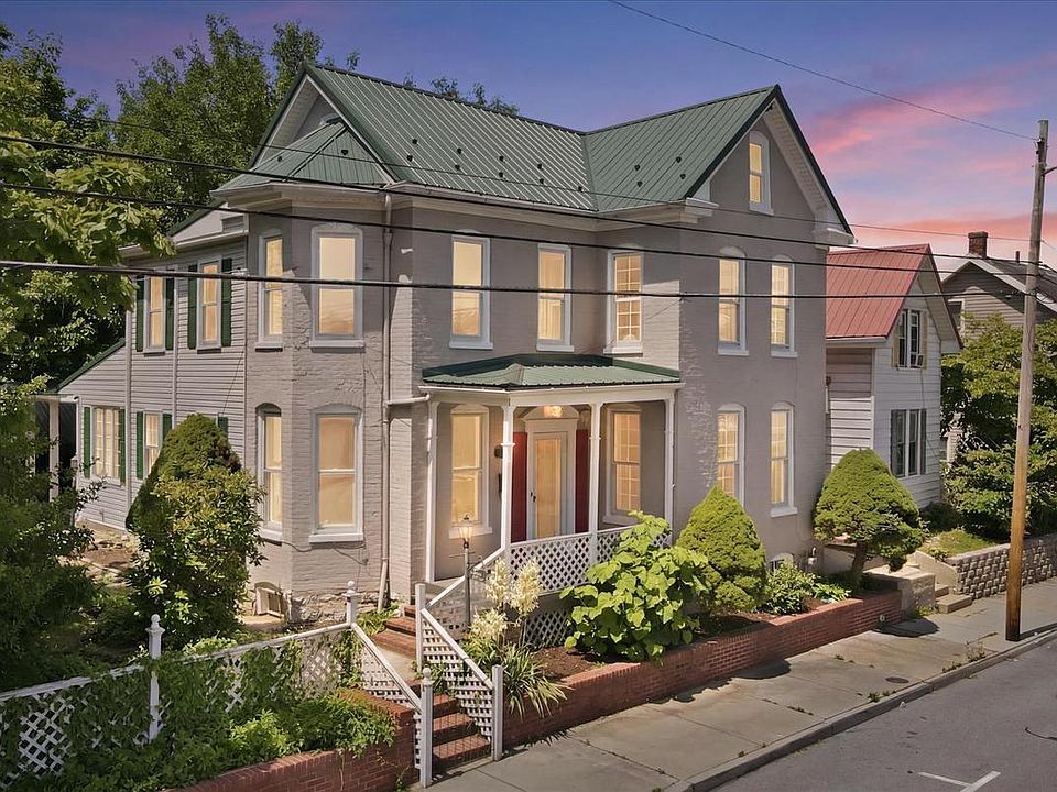 1st image of 719 W Church St