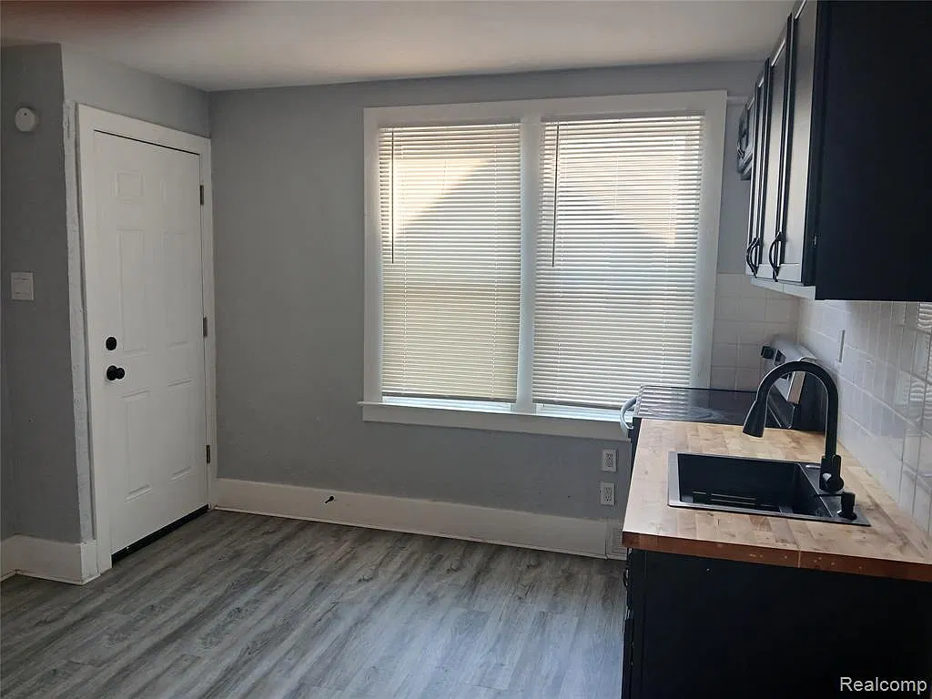2 bed, 1.0 bath, 1680 sqft, $1,200 — Photo 4