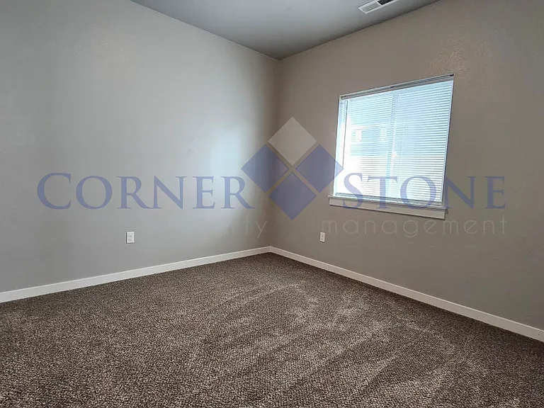 4676 W Silver Riv — Photo 11