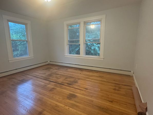 397-399 Laurel Hill Ave #2