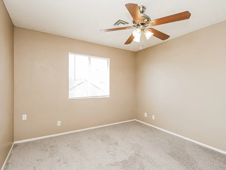 1811 S 39th St #3 — Photo 14