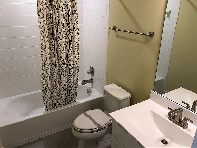 3rd floor hallway bath