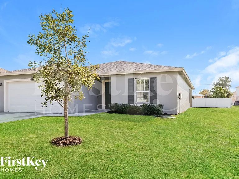 4275 SW Utterback St — Photo 3