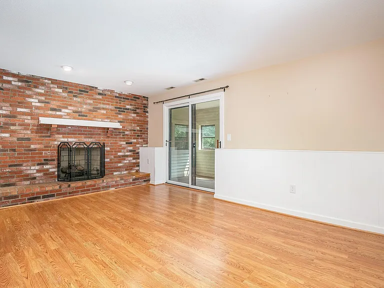 80 Lancaster Dr — Photo 20