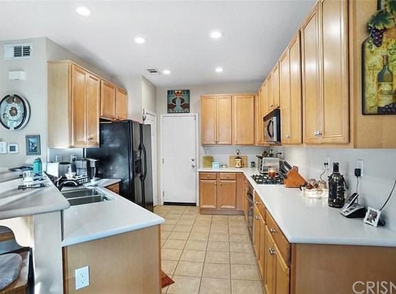 4th image of 29353 Dakota Dr