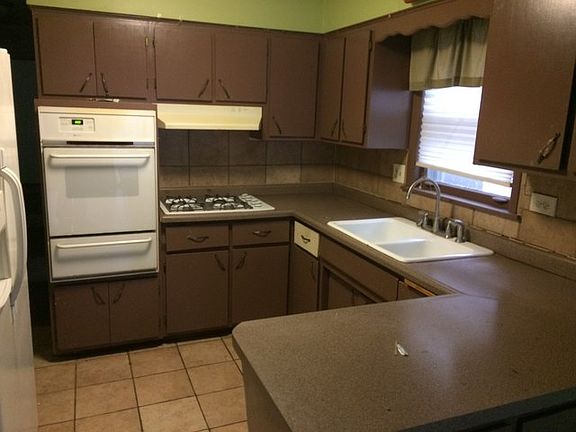 4th image of 5116 N Tripp Ave
