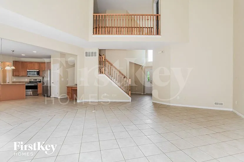 4 bed, 2.5 bath, 2532 sqft, $2,905 — Photo 4