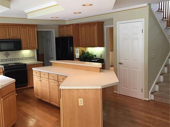 2nd image of 24 Saybrooke Dr