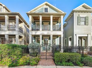 1530 Nicholson St, Houston, TX 77008