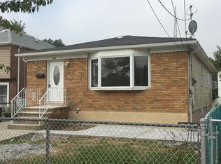366 Grandview Ave, Staten Island, NY 10303