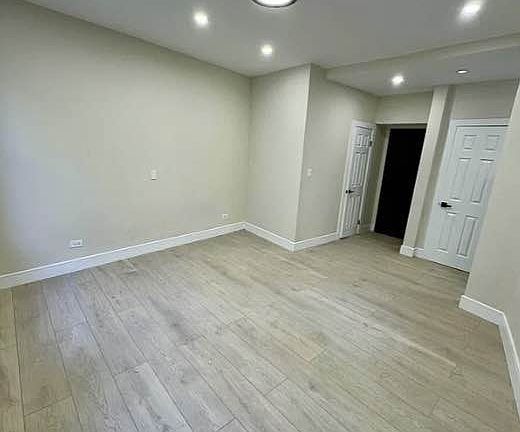 2nd image of 120 Charles St #4B