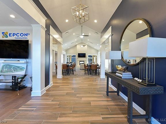 5th image of 2140 Hawthorn Ct