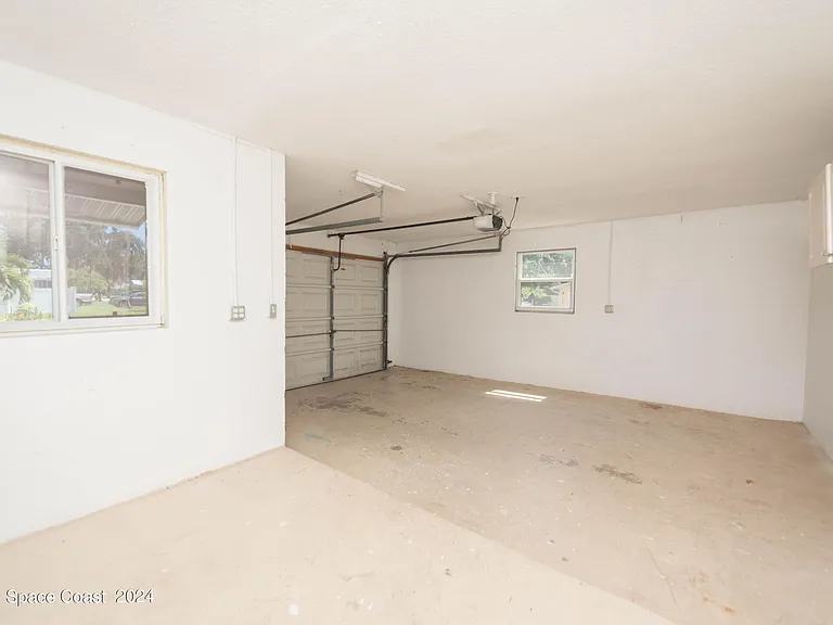 300 Nora Ave — Photo 24