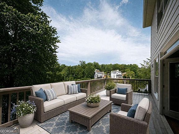 3rd image of 641 Phlox Way NW