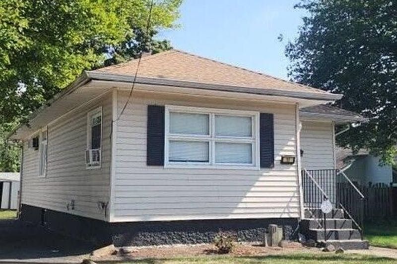 1st image of 11 Pomona Ave