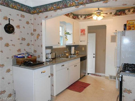 3rd image of 7072 Beresford Ave