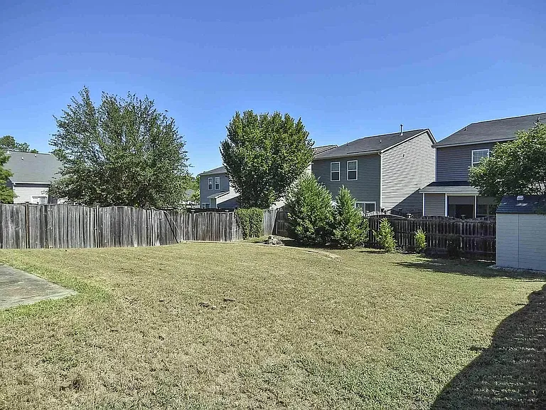 305 Chestnut Oak Ct — Photo 32