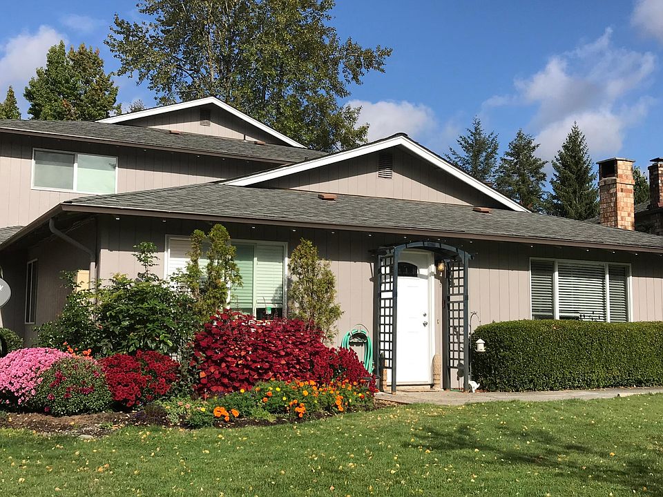 Unit is 2 story townhome, entry on the right side of the building, this is street front view.
