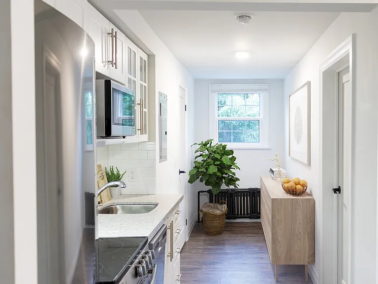 2014 Edinburgh Dr — Photo 24