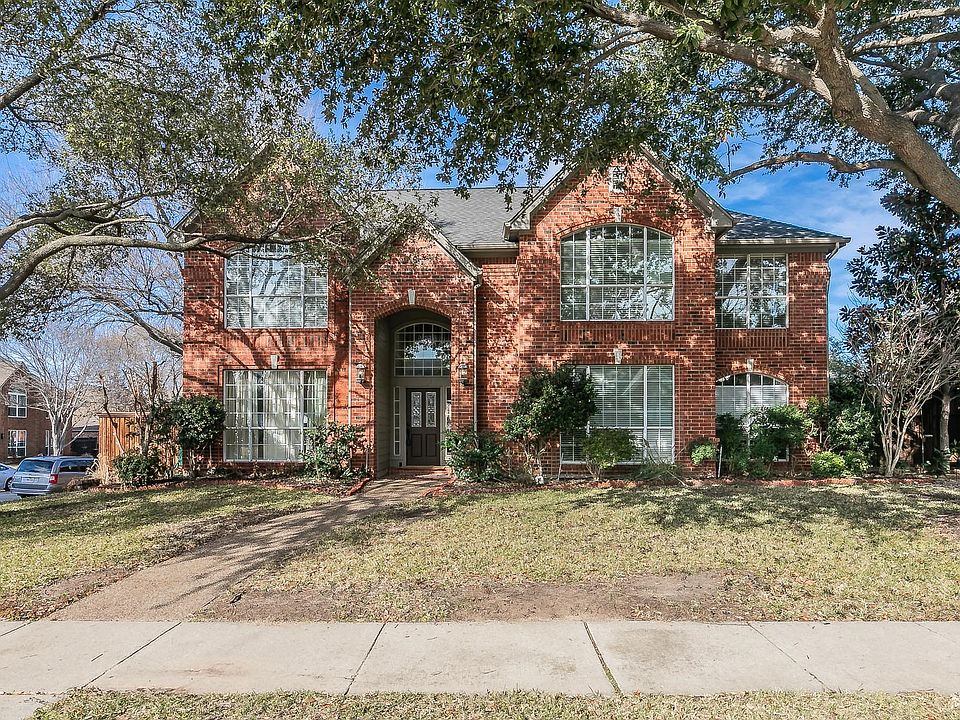 1st image of 208 Pecan Hollow Dr