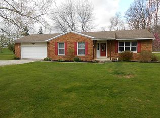 15639 Bay Rd, Wapakoneta, OH 45895