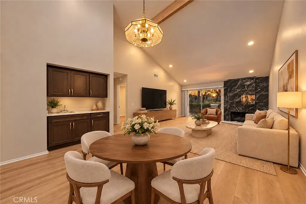 2 bed, 1224 sqft, $5,000 — Photo 2