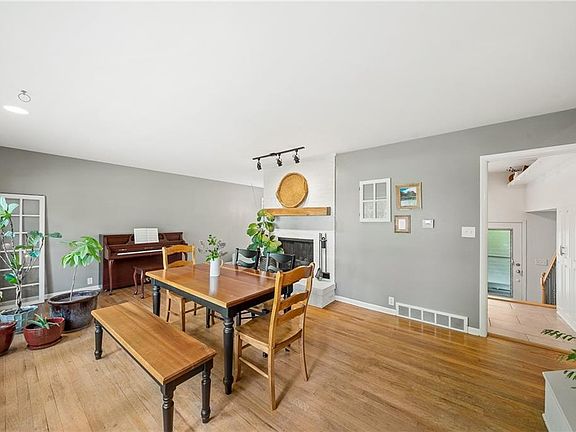5th image of 7281 Raccoon Hill Dr