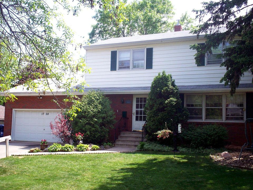 Welcome to 1728 Leone Avenue!