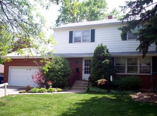 1728 Leone Ave, Saint Paul, MN 55106