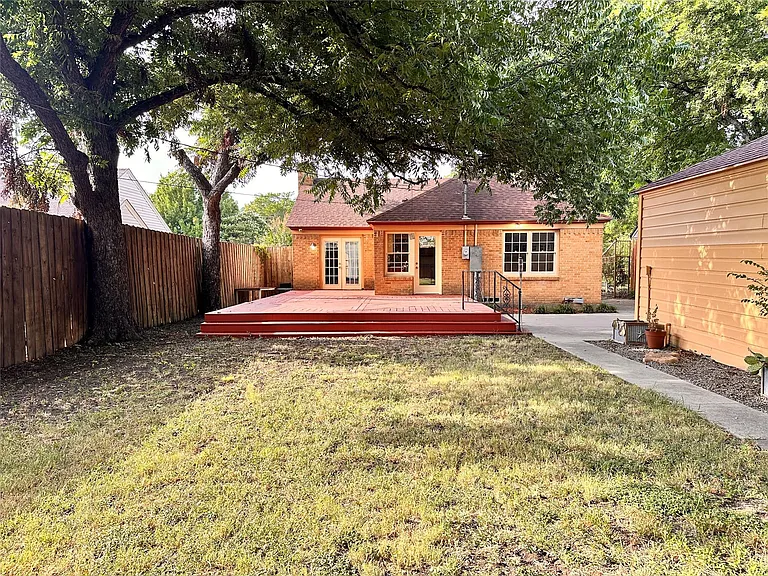 2222 Carnes St — Photo 33
