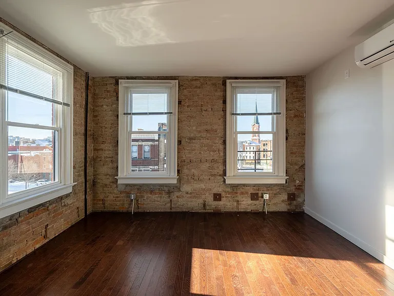 56 E McMicken Ave — Photo 5