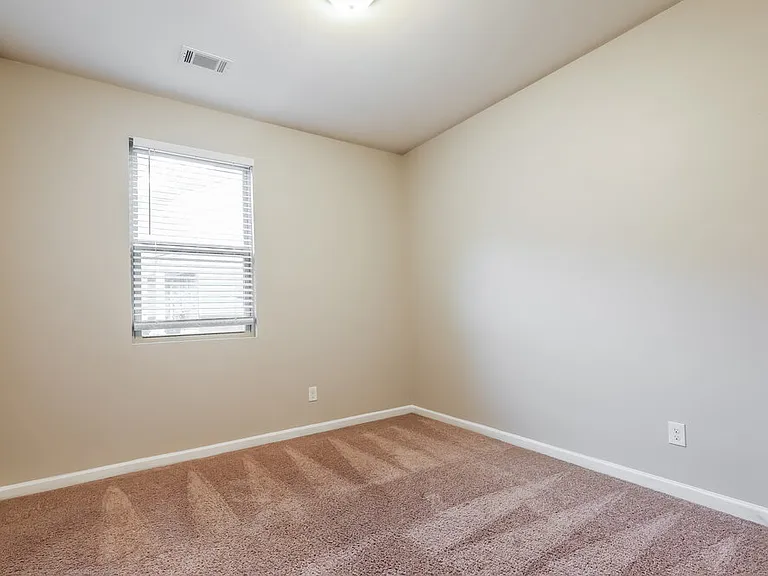 700 Feldwood Ln — Photo 14