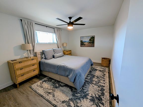 3rd image of 908 E Claremont St #4