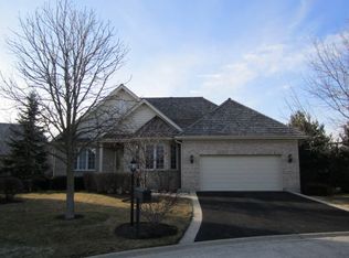 33 Carlton Cir, Inverness, IL 60010
