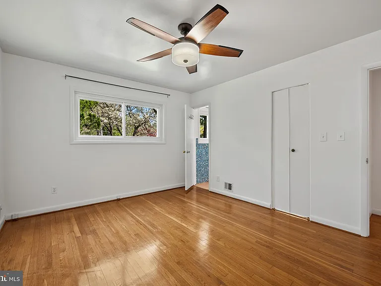 6523 Kerns Rd — Photo 10