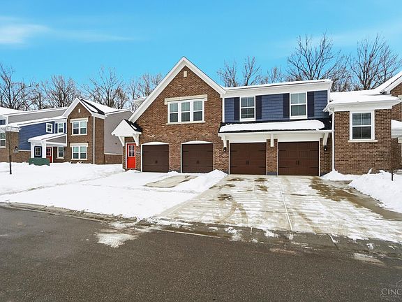 3rd image of 5882 Parkview Ln #300