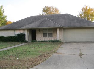 6640 Inwood Dr, Paris, TX 75462