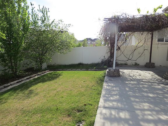 3rd image of 4017 W Scarsborough Ln