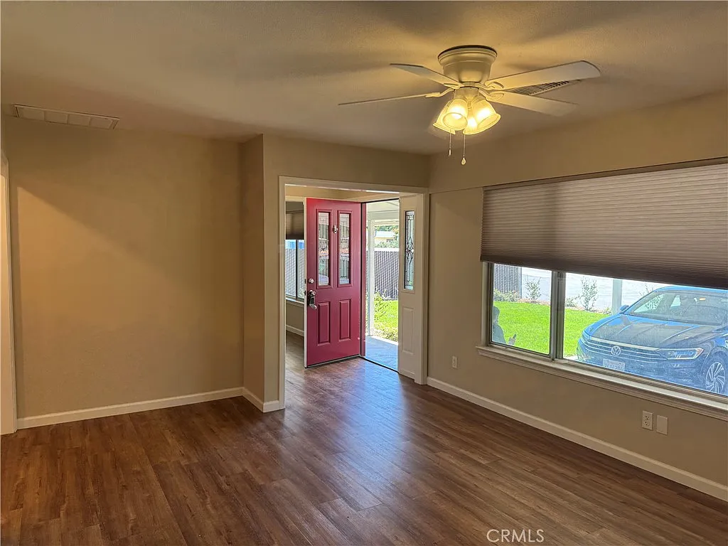 4 bed, 1871 sqft, $2,450 — Photo 3