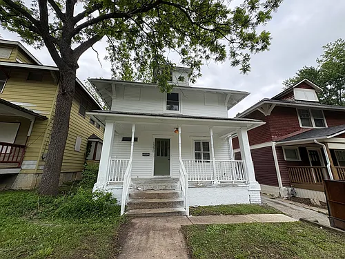 1330 E 55th St Photo 1