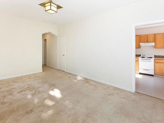 5th image of 640 Mason St APT 207