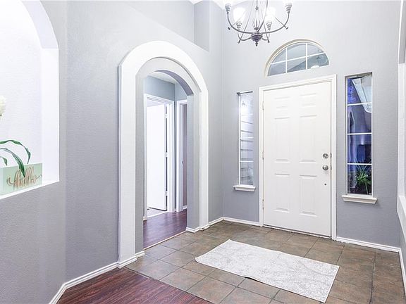 5th image of 9216 Nightingale Dr