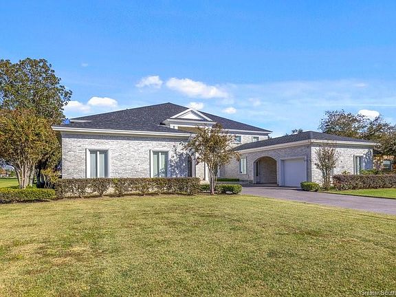 3rd image of 3272 Portrush Dr